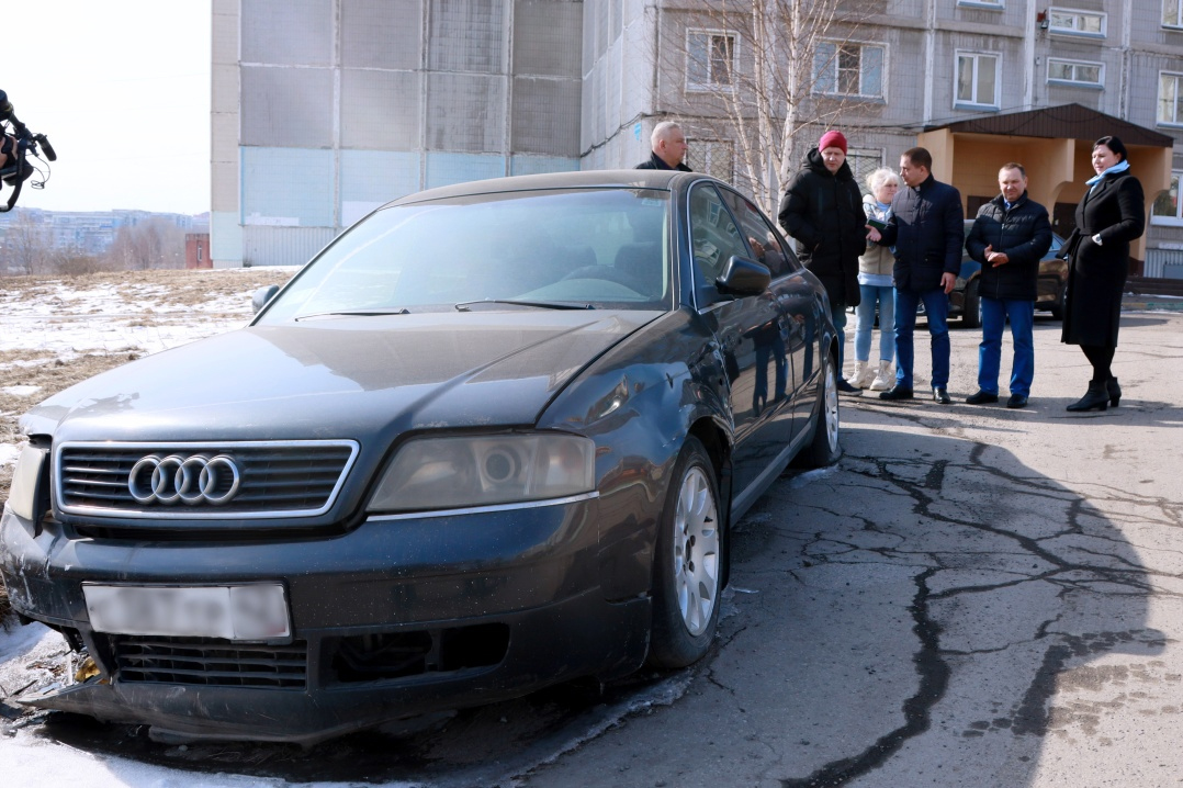 ДЕПУТАТЫ НОВОКУЗНЕЦКОГО ГОРСОВЕТА ОПРЕДЕЛИЛИ ПОРЯДОК БОРЬБЫ С АВТОХЛАМОМ В ГОРОДЕ